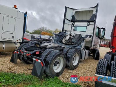 Czwarte zdjęcie samochodu z boku: 2024 VOLVO VNL SEMI TRUCK VIN:4V4NC9EH0RN656252 - miniatura