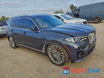 Czwarte zdjęcie samochodu z boku: 2019 BMW X7 XDRIVE50I VIN:5UXCX4C59KLB39991 - miniatura