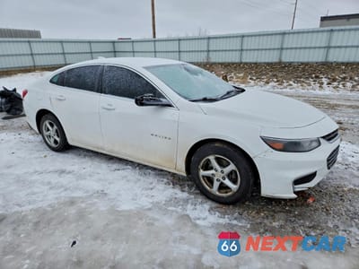 Czwarte zdjęcie samochodu z boku: 2018 CHEVROLET MALIBU LS VIN:1G1ZB5ST2JF190249 - miniatura