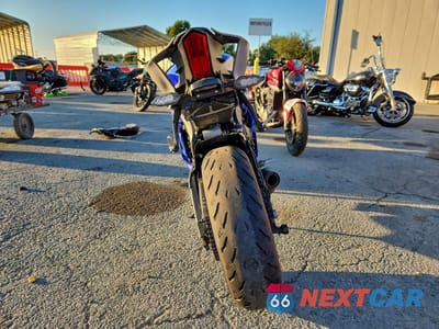 Czwarte zdjęcie samochodu z boku: 2020 YAMAHA YZFR6 C VIN:JYARJ28Y9LA002754 - miniatura