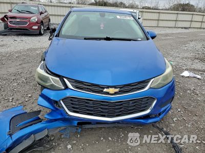 Piąte zdjęcie samochodu w środku: 2018 CHEVROLET CRUZE LT VIN:1G1BE5SM7J7137316 - miniatura