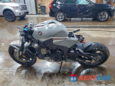 Trzecie zdjęcie samochodu z tyłu: 2026 HONDA CBR600 RR VIN:JH2PC40H9TK300252 - miniatura