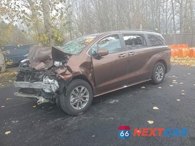 2023 TOYOTA SIENNA XLE 5TDJSKFC3PS103772 - główne zdjęcie licytacji z USA - miniatura