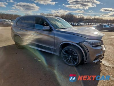 Czwarte zdjęcie samochodu z boku: 2018 BMW X5 XDRIVE50I VIN:5UXKR6C59JL080115 - miniatura