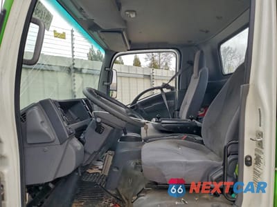 Zdjęcie 7 z 12 samochodu: 2018 ISUZU NPR HD VIN:54DC4W1B9JS804416 - miniatura