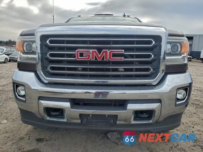 Piąte zdjęcie samochodu w środku: 2016 GMC SIERRA K2500 SLT VIN:1GT22TEG5GZ269708 - miniatura
