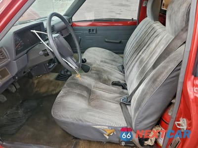 Zdjęcie 7 z 14 samochodu: 1988 TOYOTA PICKUP 1/2 TON RN55 VIN:JT4RN55R7J7034085 - miniatura