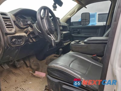 Zdjęcie 7 z 13 samochodu: 2020 RAM 4500 FLATBED TRUCK VIN:3C7WRLEL1LG310536 - miniatura