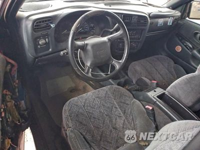 Zdjęcie 8 z 12 samochodu: 2001 GMC JIMMY VIN:1GKCS18W31K172328 - miniatura