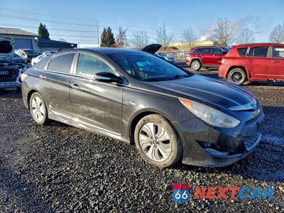 Czwarte zdjęcie samochodu z boku: 2013 HYUNDAI SONATA HYBRID VIN:KMHEC4A46DA098923 - miniatura