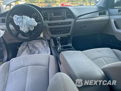 Zdjęcie 9 z 15 samochodu: 2015 HYUNDAI SONATA SE VIN:5NPE24AFXFH015790 - miniatura