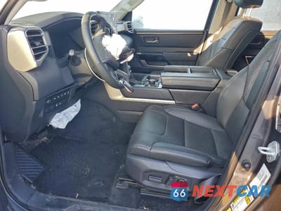 Zdjęcie 7 z 12 samochodu: 2024 TOYOTA TUNDRA CREWMAX LIMITED VIN:5TFJC5DB4RX045144 - miniatura