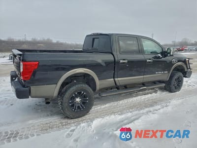 Trzecie zdjęcie samochodu z tyłu: 2016 NISSAN TITAN XD PLATINUM RESERVE DIESEL VIN:1N6BA1F43GN501304 - miniatura