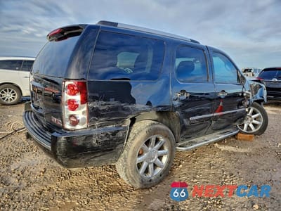 Trzecie zdjęcie samochodu z tyłu: 2013 GMC YUKON DENALI VIN:1GKS2EEF3DR311781 - miniatura