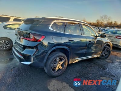 Trzecie zdjęcie samochodu z tyłu: 2024 BMW X1 XDRIVE28I VIN:WBX73EF05R5Y86779 - miniatura