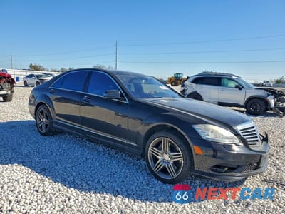 Czwarte zdjęcie samochodu z boku: 2013 MERCEDES-BENZ S 550 VIN:WDDNG7DB4DA493662 - miniatura