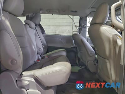 Zdjęcie 11 z 14 samochodu: 2018 TOYOTA SIENNA XLE 8-PASSENGER VIN:5TDYZ3DC5JS930232 - miniatura