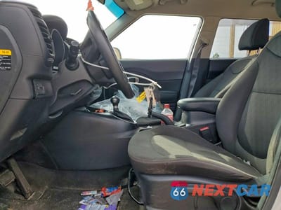 Zdjęcie 7 z 11 samochodu: 2018 KIA SOUL VIN:KNDJN2A2XJ7514996 - miniatura