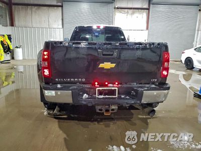 Zdjęcie 6 z 14 samochodu: 2014 CHEVROLET SILVERADO K3500 LTZ VIN:1GC4K1C89EF102484 - miniatura