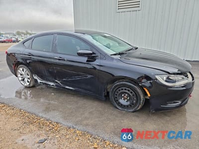 Czwarte zdjęcie samochodu z boku: 2015 CHRYSLER 200 S VIN:1C3CCCBG3FN515753 - miniatura