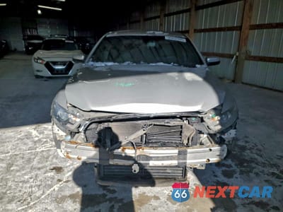 Piąte zdjęcie samochodu w środku: 2017 FORD TAURUS SEL VIN:1FAHP2E9XHG105820 - miniatura