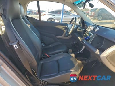 Zdjęcie 10 z 14 samochodu: 2015 SMART FORTWO PURE VIN:WMEEJ3BA0FK814478 - miniatura