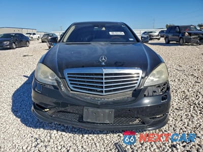 Piąte zdjęcie samochodu w środku: 2013 MERCEDES-BENZ S 550 VIN:WDDNG7DB4DA493662 - miniatura