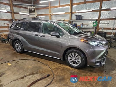 Czwarte zdjęcie samochodu z boku: 2022 TOYOTA SIENNA LE VIN:5TDKSKFC6NS049840 - miniatura