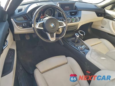 Zdjęcie 8 z 12 samochodu: 2009 BMW Z4 SDRIVE30I VIN:WBALM53559E162130 - miniatura