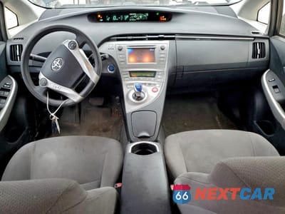 Zdjęcie 8 z 12 samochodu: 2014 TOYOTA PRIUS VIN:JTDKN3DU9E0363476 - miniatura