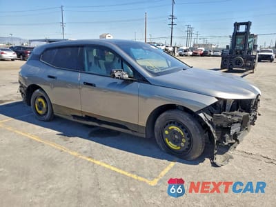 Czwarte zdjęcie samochodu z boku: 2024 BMW IX XDRIVE50 VIN:WB523CF03RCR15800 - miniatura