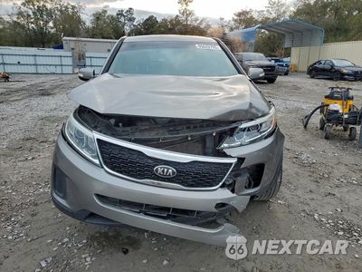 Piąte zdjęcie samochodu w środku: 2015 KIA SORENTO LX VIN:5XYKT3A66FG637790 - miniatura