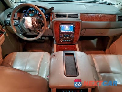 Zdjęcie 8 z 13 samochodu: 2008 CHEVROLET SUBURBAN C1500 LS VIN:3GNFC160X8G164045 - miniatura