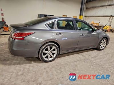Trzecie zdjęcie samochodu z tyłu: 2014 NISSAN ALTIMA 2.5 VIN:1N4AL3AP4EN377455 - miniatura