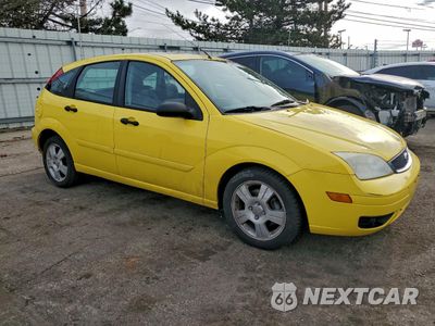 Czwarte zdjęcie samochodu z boku: 2005 FORD FOCUS ZX5 VIN:3FAFP37N75R121727 - miniatura
