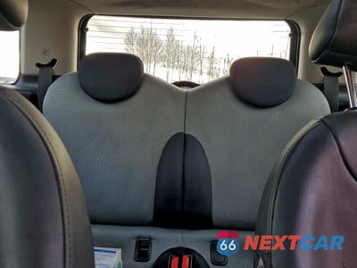 Zdjęcie 10 z 12 samochodu: 2005 MINI COOPER VIN:WMWRC33575TK60115 - miniatura