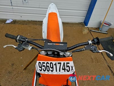 Piąte zdjęcie samochodu w środku: 2023 KTM 300 SX VIN:VBKSXP233PM315588 - miniatura