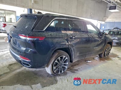 Trzecie zdjęcie samochodu z tyłu: 2025 JEEP GRAND CHEROKEE OVERLAND VIN:1C4RJHDGXS8718797 - miniatura