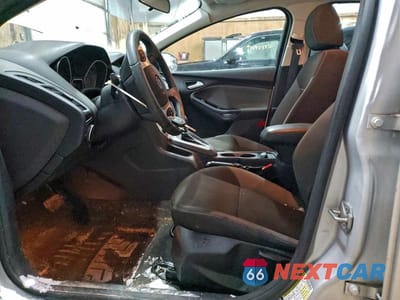 Zdjęcie 7 z 13 samochodu: 2014 FORD FOCUS SE VIN:1FADP3K23EL129441 - miniatura