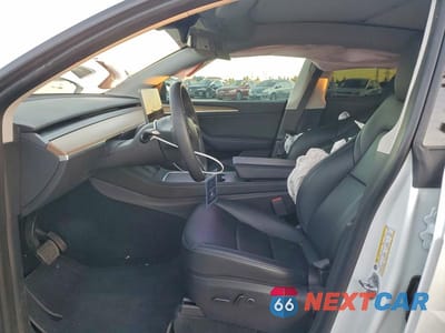 Zdjęcie 7 z 11 samochodu: 2023 TESLA MODEL Y VIN:7SAYGDEE0PA052489 - miniatura