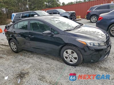 Czwarte zdjęcie samochodu z boku: 2018 KIA FORTE LX VIN:3KPFK4A78JE230675 - miniatura