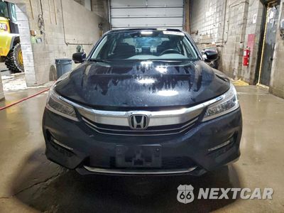 Piąte zdjęcie samochodu w środku: 2017 HONDA ACCORD TOURING VIN:1HGCR3F96HA009206 - miniatura