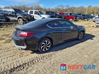 Czwarte zdjęcie samochodu z boku: 2017 HONDA ACCORD LX-S VIN:1HGCT1B39HA000555 - miniatura