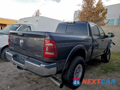 Trzecie zdjęcie samochodu z tyłu: 2019 RAM 2500 LARAMIE VIN:3C6UR5FLXKG615344 - miniatura