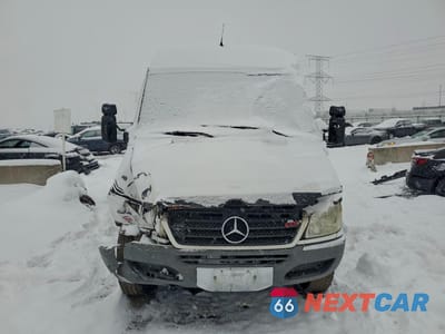 Piąte zdjęcie samochodu w środku: 2004 DODGE SPRINTER 2500 DELIVERY VAN VIN:WD2PD644145689234 - miniatura