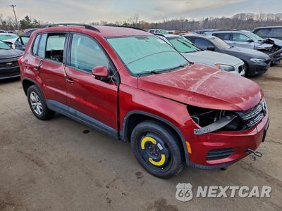 Czwarte zdjęcie samochodu z boku: 2015 VOLKSWAGEN TIGUAN S VIN:WVGBV7AX7FW081093 - miniatura