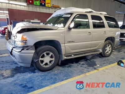 2004 GMC YUKON DENALI 1GKEK63UX4J128641 - główne zdjęcie licytacji z USA - miniatura