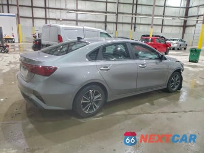 Trzecie zdjęcie samochodu z tyłu: 2024 KIA FORTE LXS VIN:3KPF24AD5RE777985 - miniatura