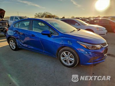 Czwarte zdjęcie samochodu z boku: 2017 CHEVROLET CRUZE LT VIN:3G1BE6SM9HS576874 - miniatura