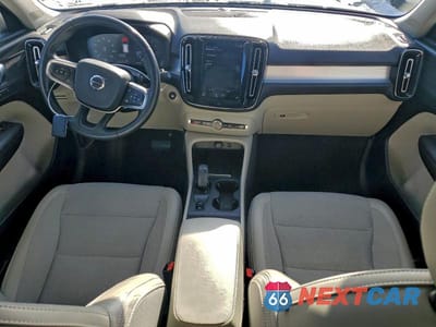 Zdjęcie 8 z 13 samochodu: 2020 VOLVO XC40 T5 MOMENTUM VIN:YV4162UK7L2203340 - miniatura